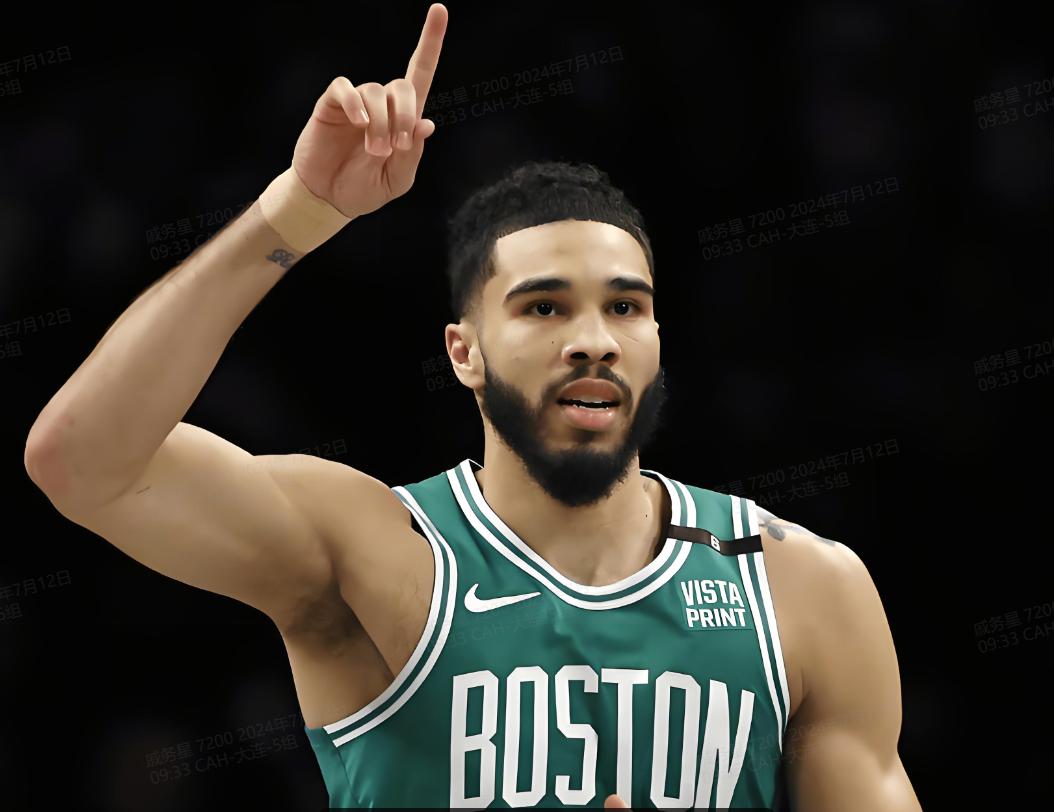 塔图姆迎来十五赛季出色发挥,曼联观众热烈欢呼! 塔图姆迎来十五赛季出色发挥,曼联观众热烈欢呼!